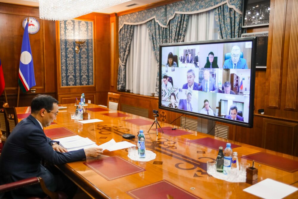 Глава Якутии ознакомился с предварительными итогами работы «Саханефтегазсбыта» за 2020 год