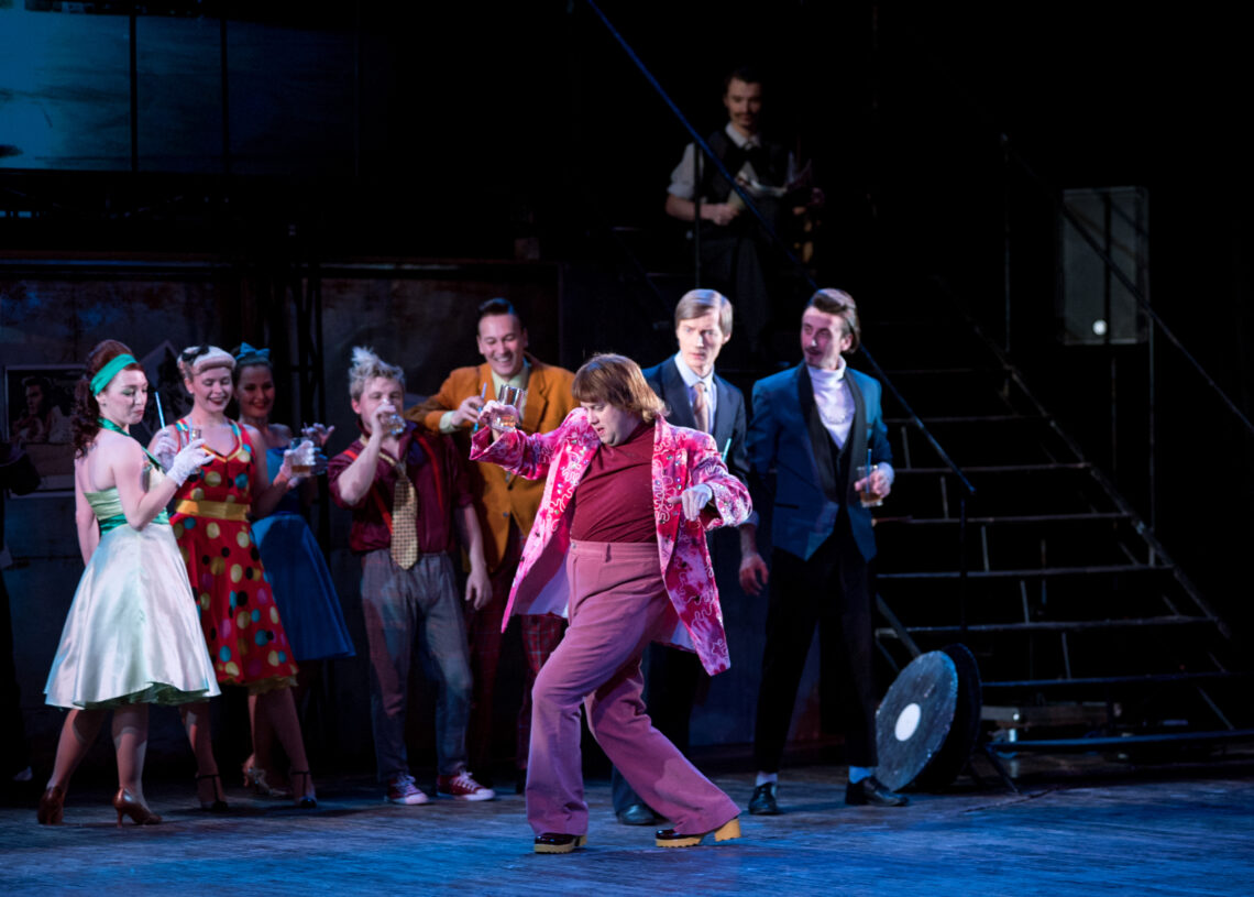 спектакль первое свидание в мдм. московский театр оперетты 1927. первый мюзикл. спектакль оклахома. первый мюзикл.