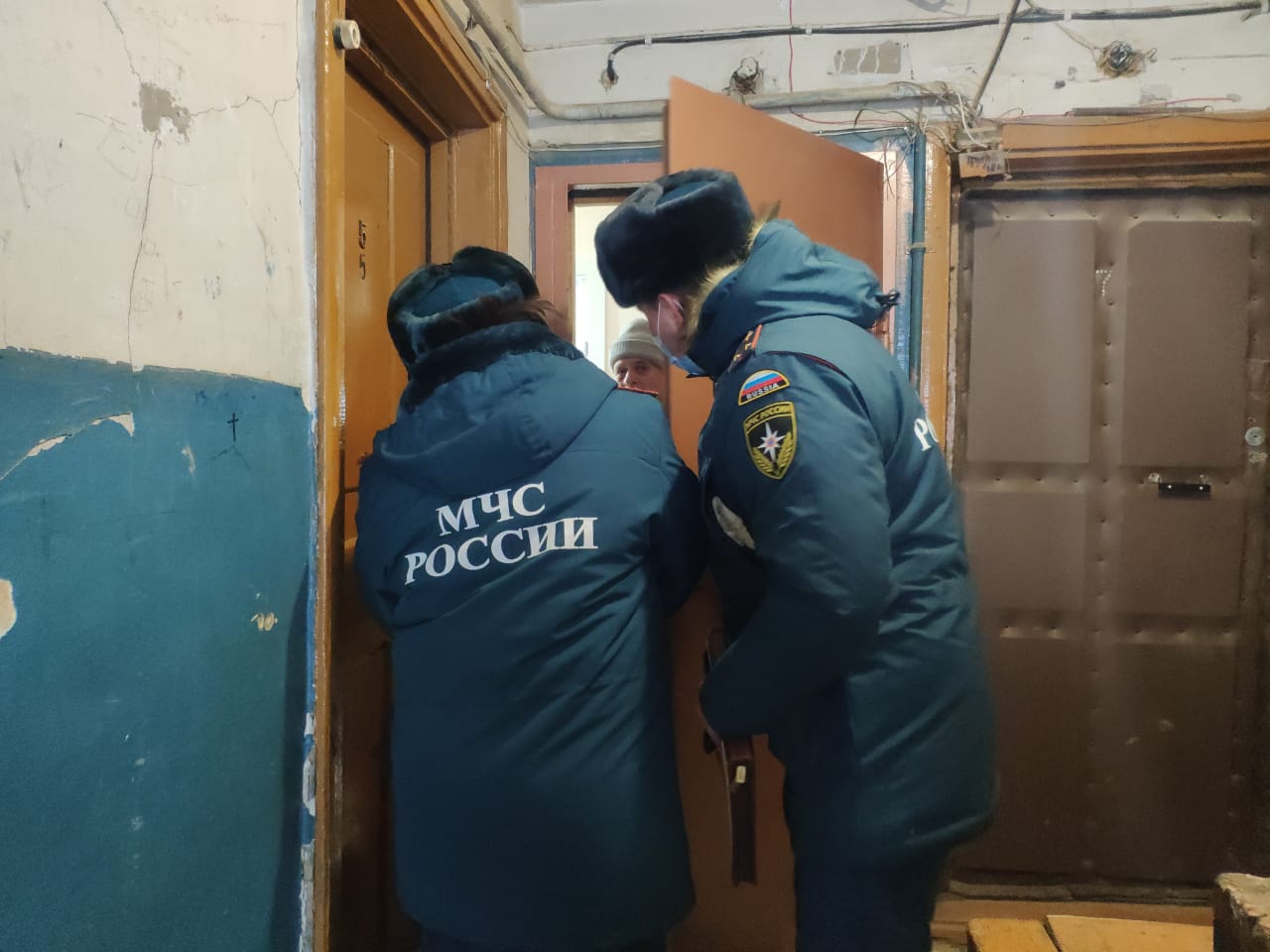 В Якутии сотрудники МЧС России проводят противопожарные инструктажи