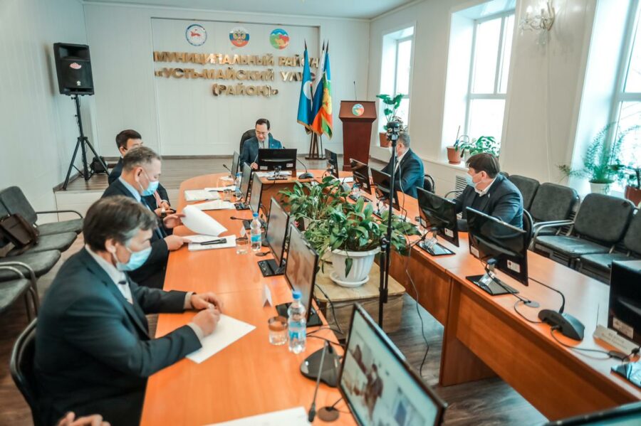 Айсен Николаев положительно оценил борьбу с коронавирусом в Усть-Майском районе