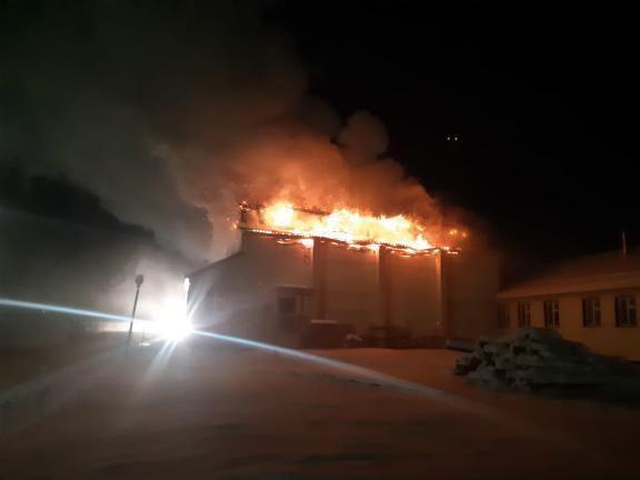 МЧС: Детей в здании школы села Кустур не было в момент возгорания
