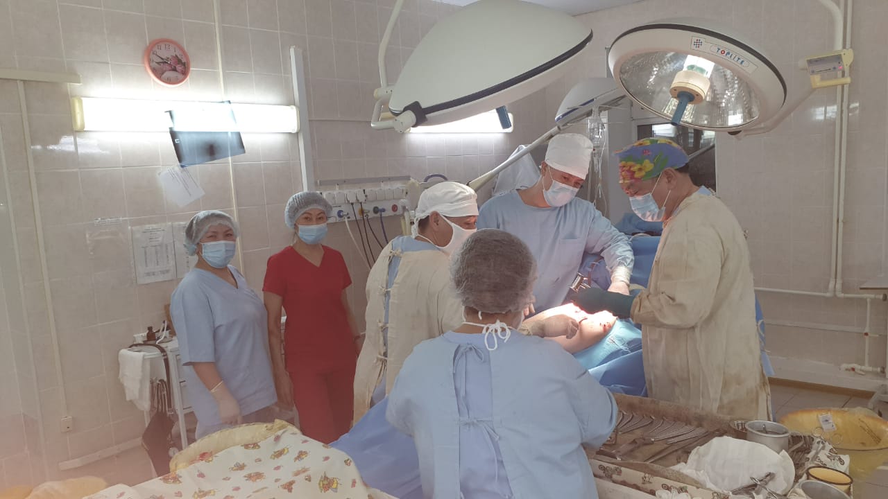 Хирурги из Якутска прооперировали пациентов после ДТП в Нюрбе