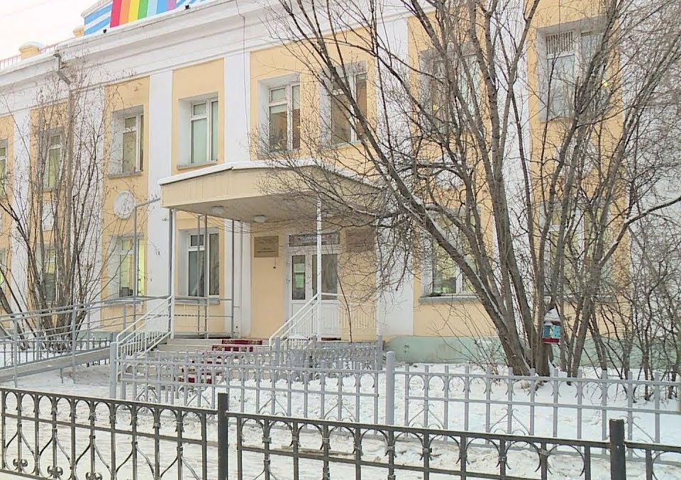 В Якутске прокуратура требует закрыть школу №1, где учатся 600 детей