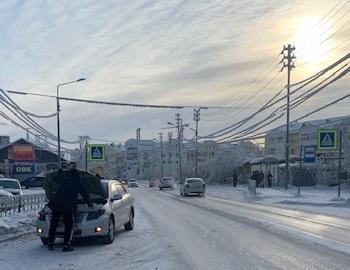 В Якутске водитель совершил наезд на детей