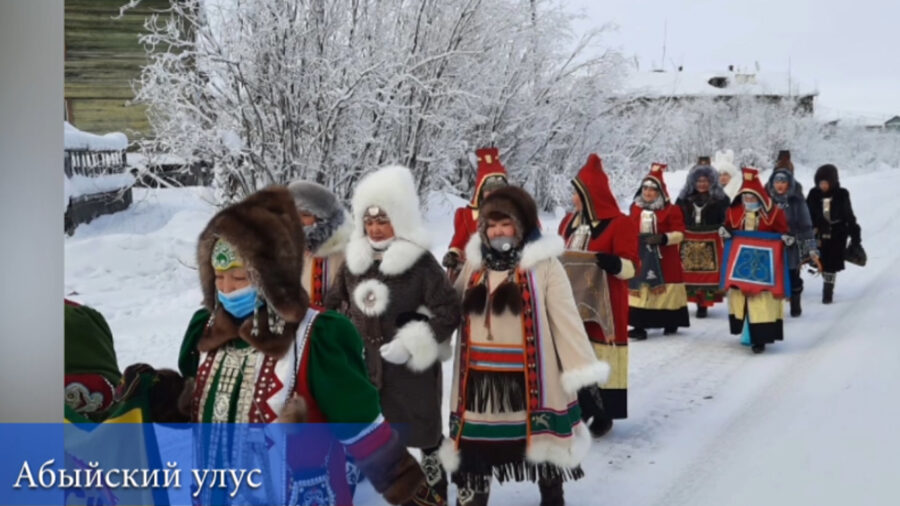 шествие в национальных костюмах шествие народных мастеров День народного мастера