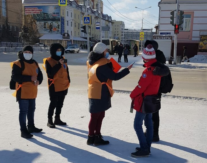 Фтизиатры вышли на улицы Якутска с вопросами к населению 