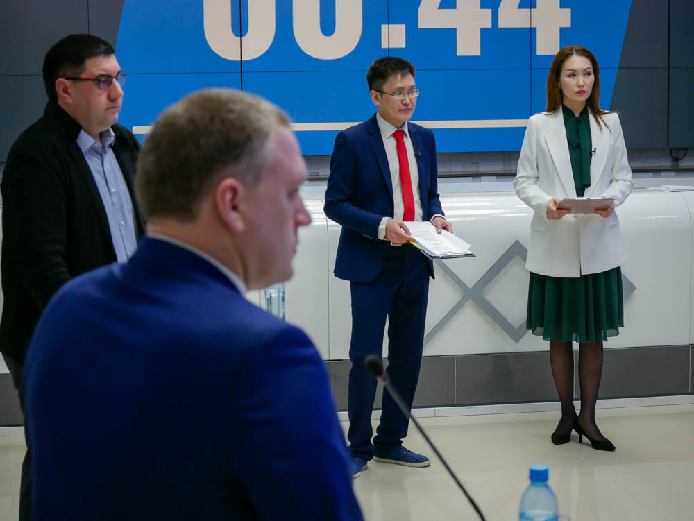 235 минут дискуссий и споров. Завершились дебаты кандидатов в мэры Якутска на площадке «Сахамедиа»