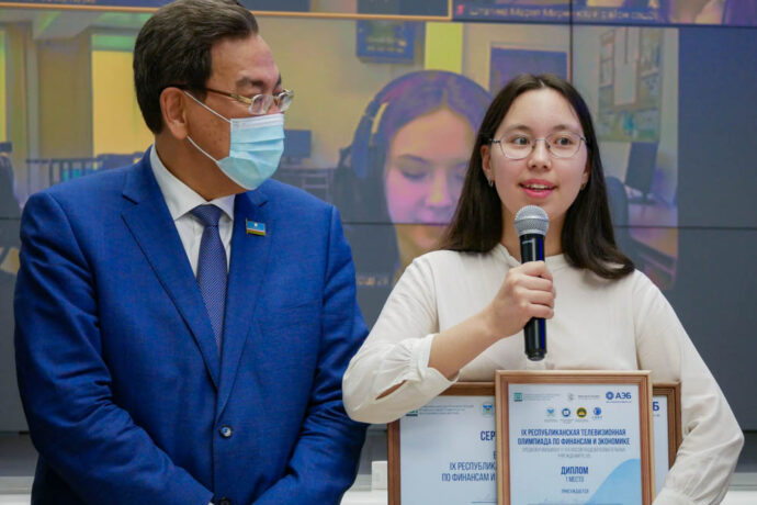 Наталья Логанова из Якутска стала победительницей телевизионной олимпиады по финансам и экономике