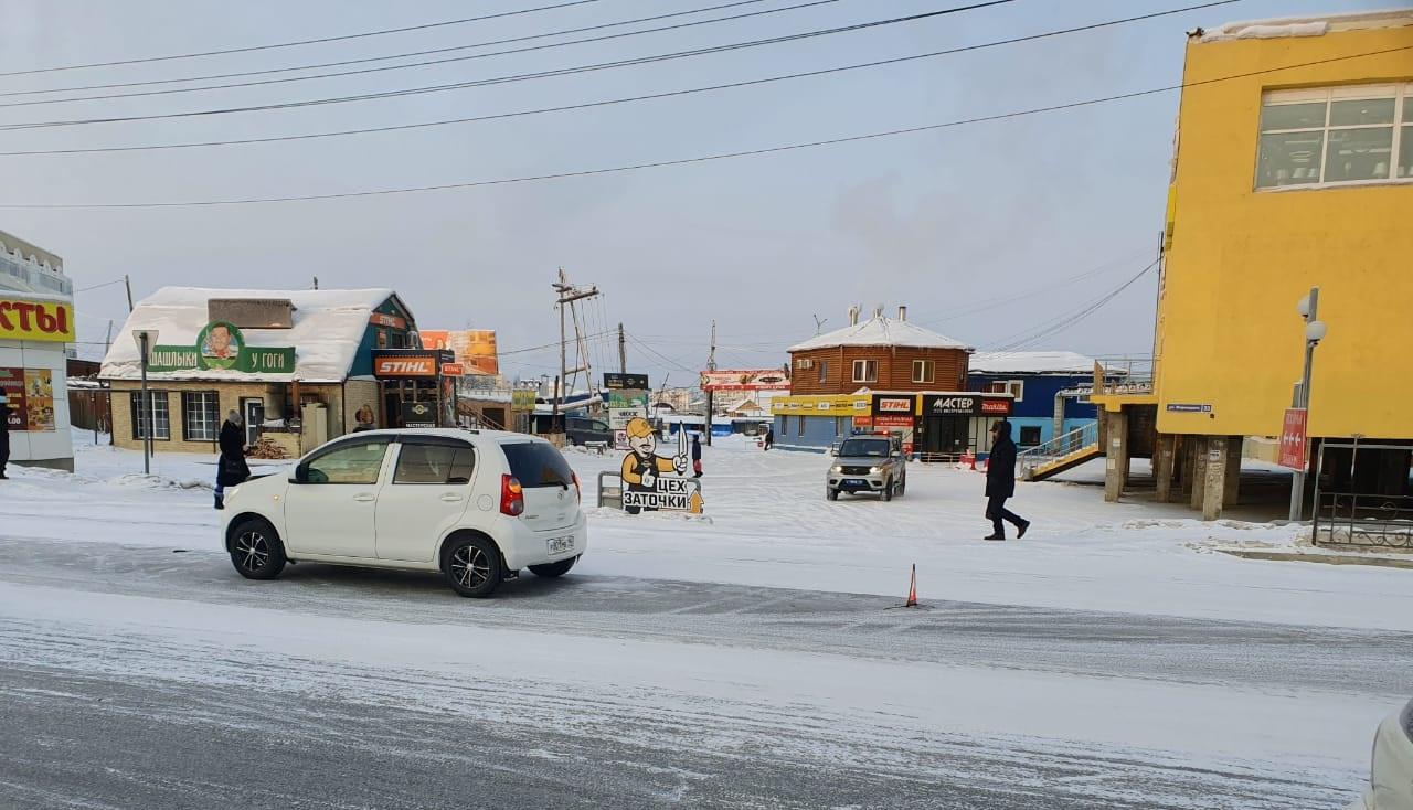 В Якутске произошло ДТП с наездом на двух пешеходов 