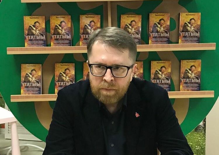 В Якутске презентовали книгу Андрея Геласимова "Жажда" на якутском языке