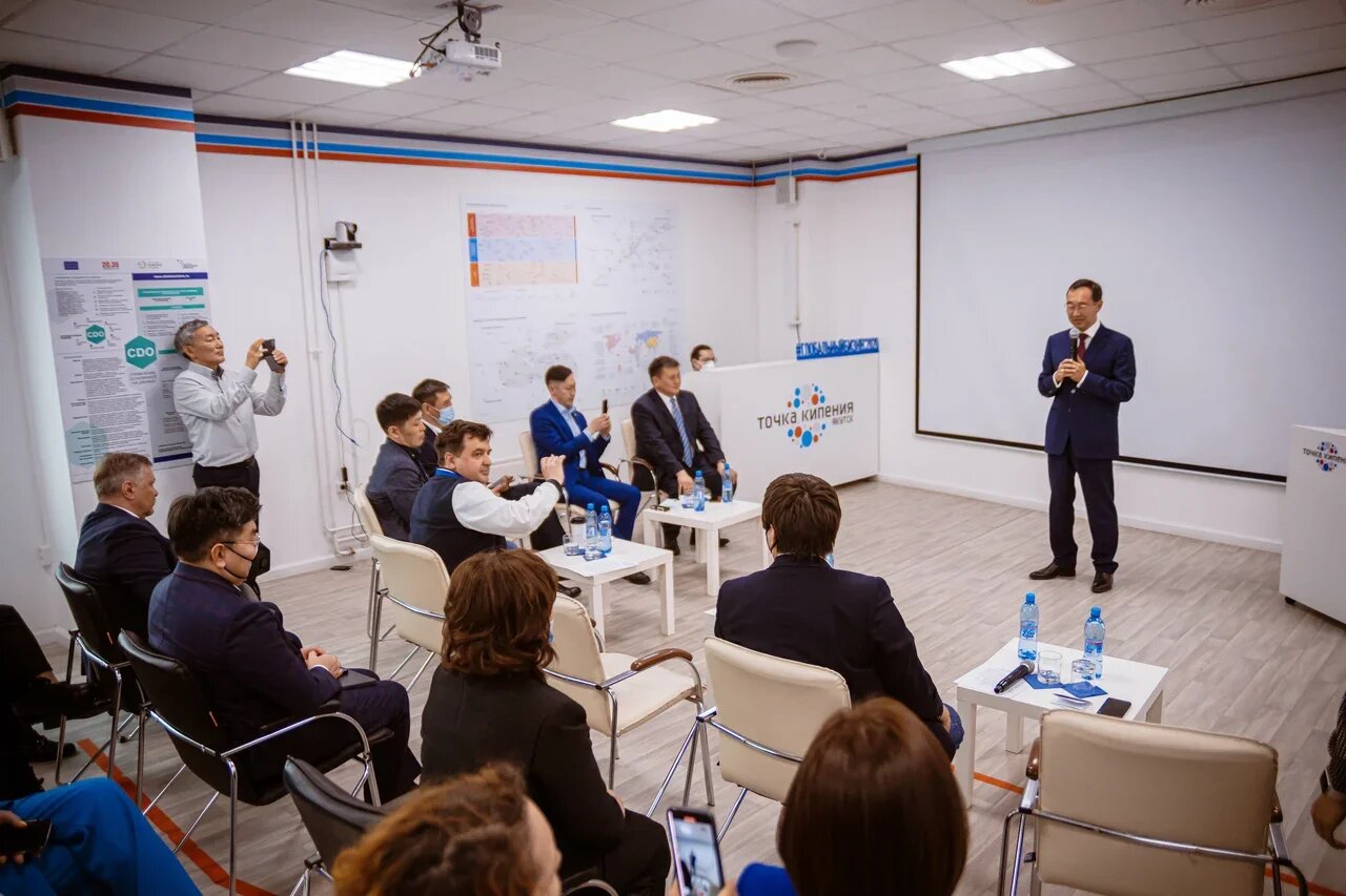 Команды-выпускники программы «Глобальный бизнес 2020» представили проекты главе Якутии