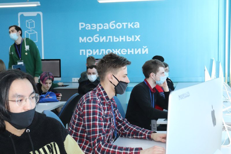 В Якутске померялись силами 10 будущих разработчиков мобильных приложений 
