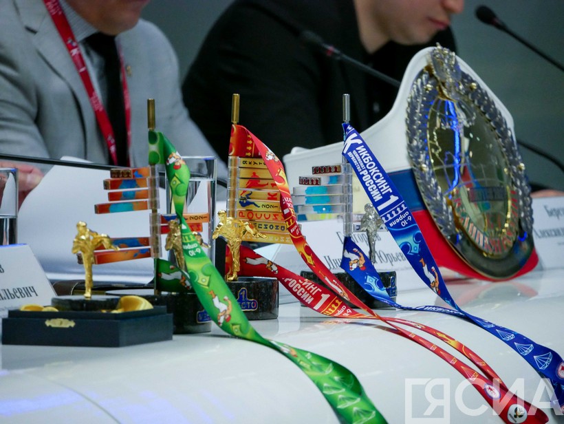 В Якутске презентовали эксклюзивные медали для чемпионов России по кикбоксингу