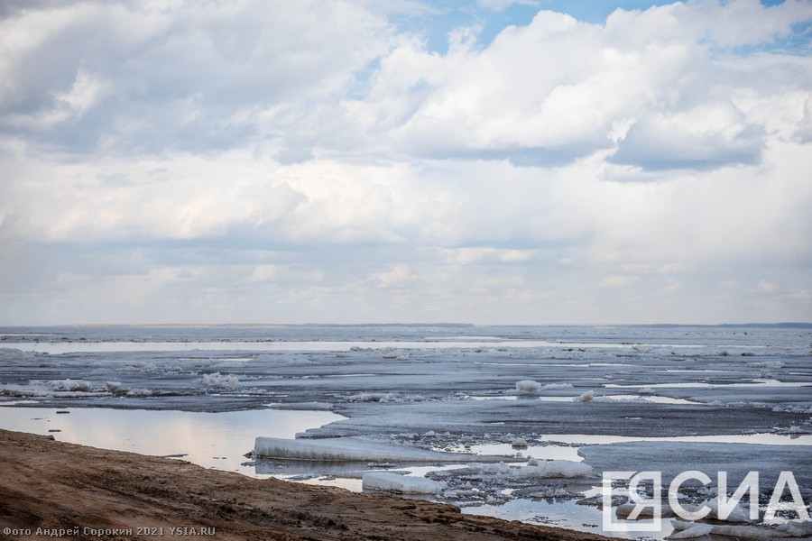 В Якутске и Кангалассах наблюдается редкий ледоход
