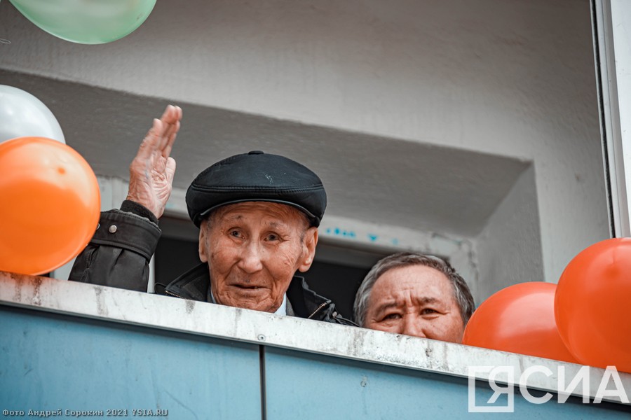 Ветерана Великой Отечественной Ивана Бубякина поздравили с 76-й годовщиной Победы