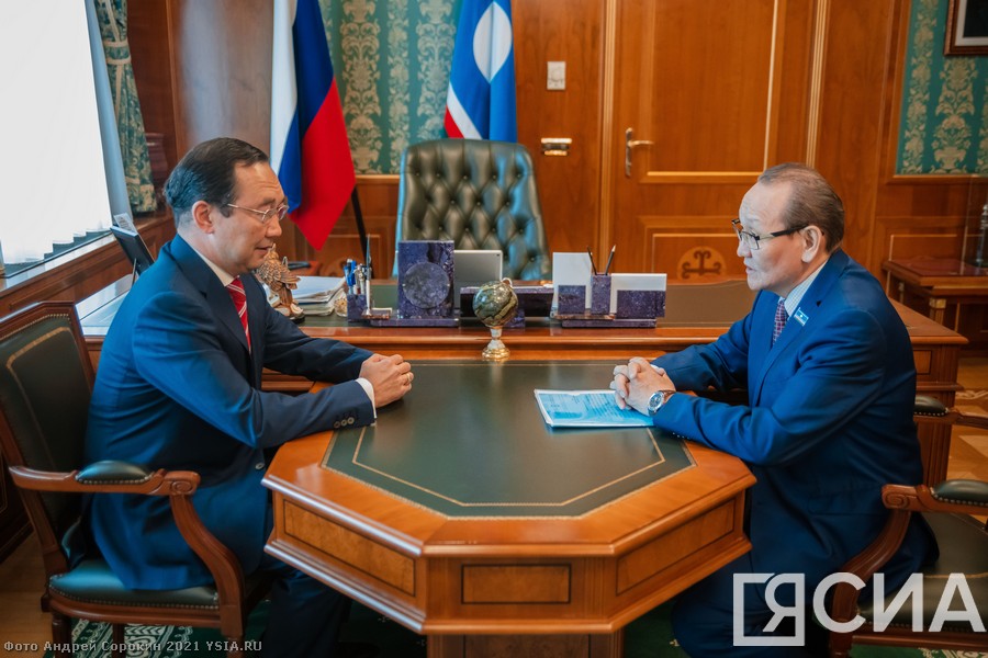Глава Якутии встретился с председателем Конституционного суда республики