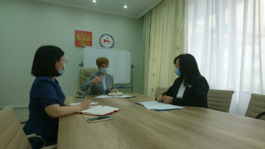 В Якутии планируют расширить сеть центров ранней помощи детям-инвалидам и семьям