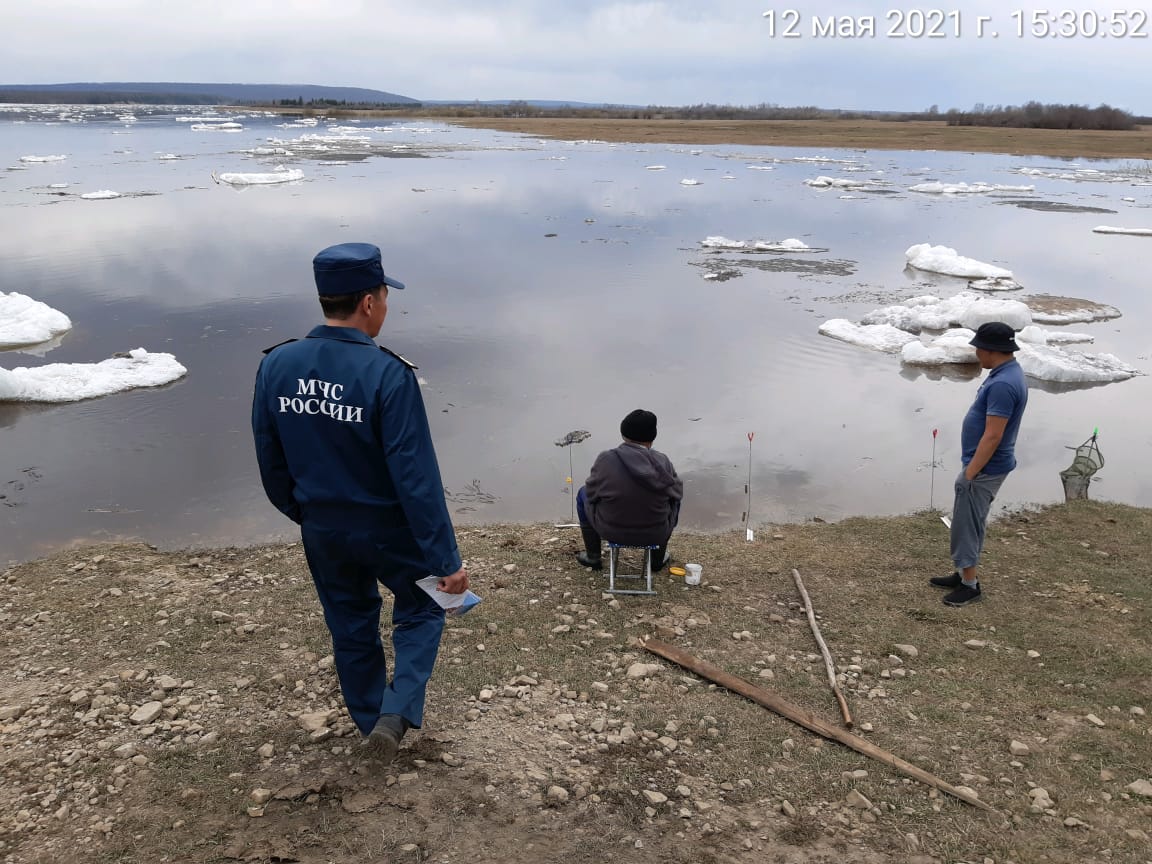 Начало ледохода в салехарде в 2024 году. Ледоход Якутск. Ледоход Амга. Река Алдан ледоход. Ледоход Салехард.