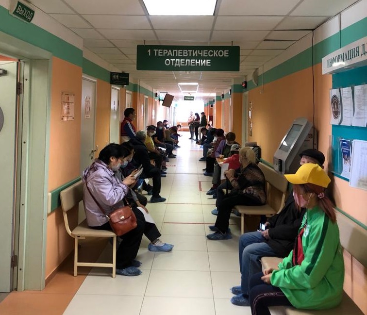 Акция по вакцинированию в Якутской горбольнице №3 вызвала ажиотаж