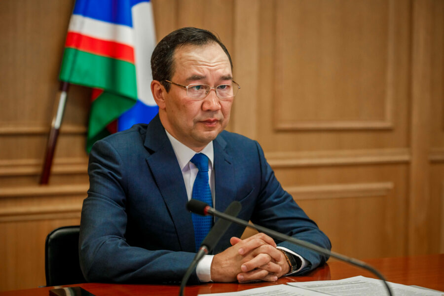 Глава Якутии поручил главам районов усилить темпы прививочной кампании