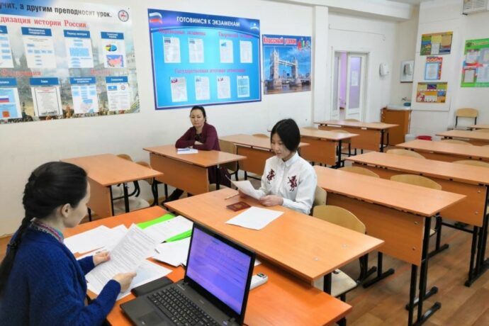Девятиклассники будут сдавать экзамены только по двум предметам: русскому языку и математике