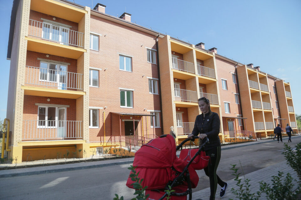 В Якутии упорядочили формирование списка детей-сирот по обеспечению жильем