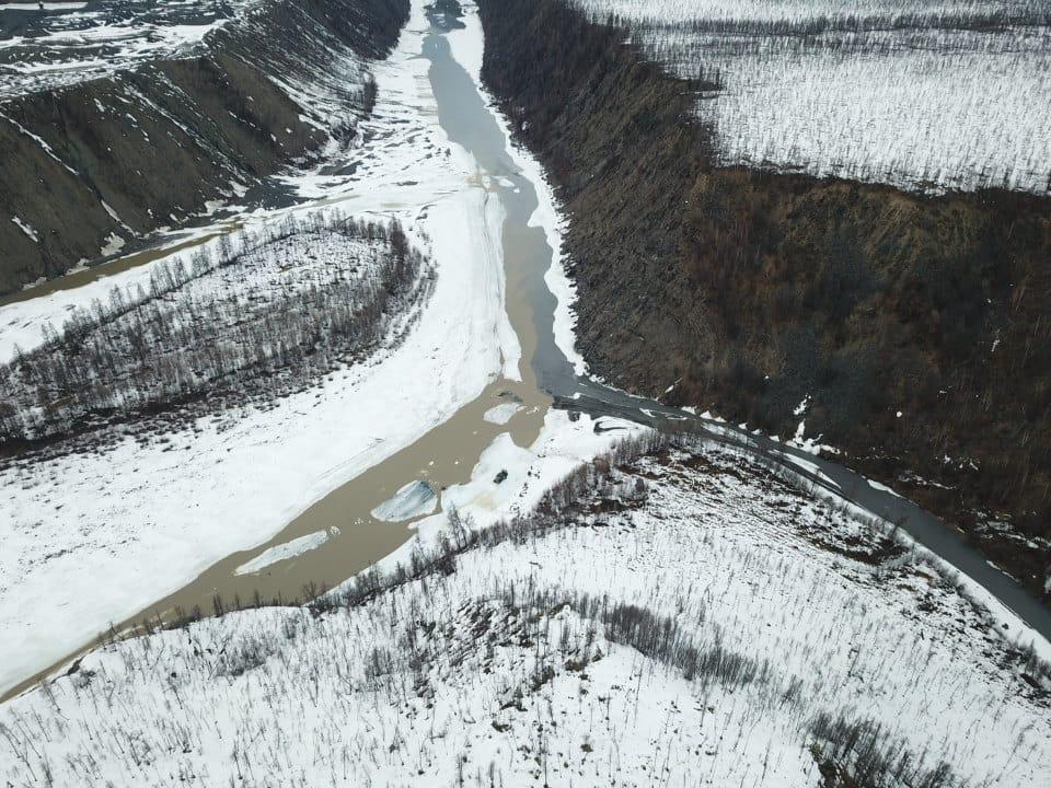 В Верхоянском районе Якутии произошло загрязнение рек Адыча и Сентачан