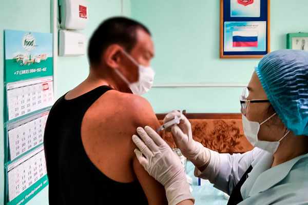 В Ленске осужденные прошли первый этап вакцинации от коронавируса