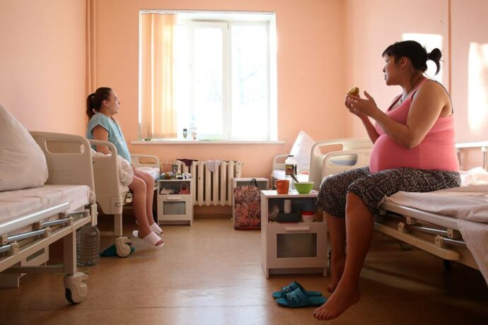Минздрав выпустил рекомендации по оказанию медпомощи беременным с COVID-19