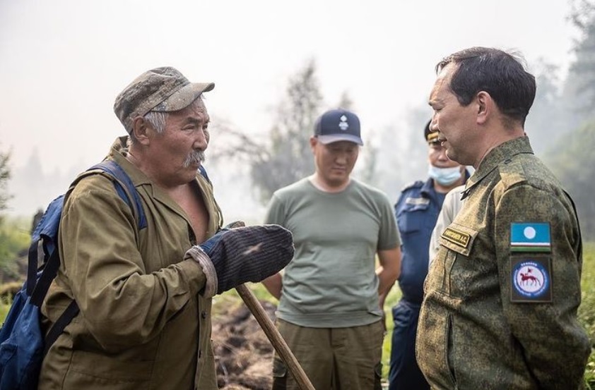 Глава Якутии посетил село Кюерелях, где была наиболее сложная обстановка по лесным пожарам