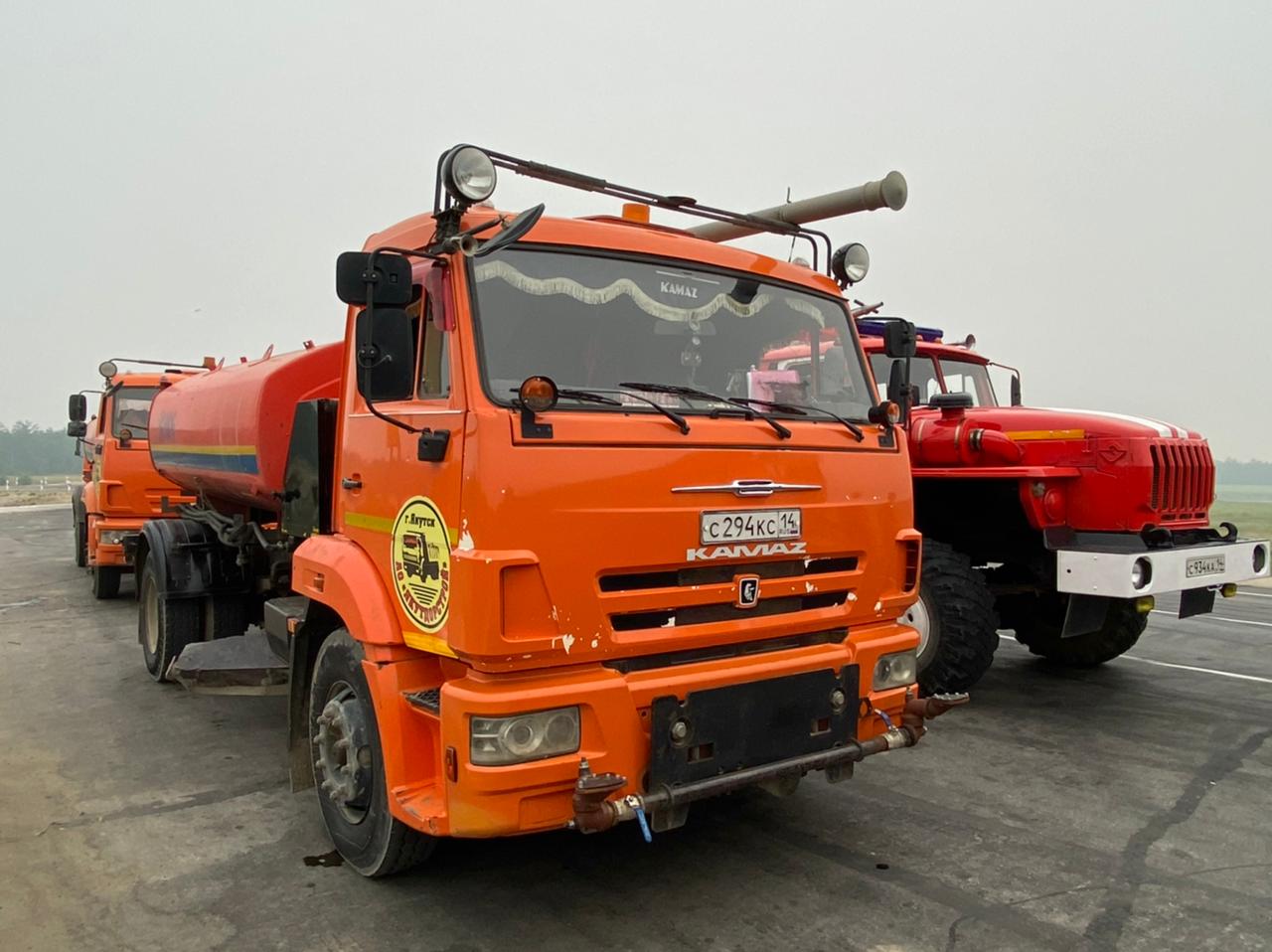 В Горный район Якутии отправилась автоколонна на помощь в тушении лесных пожаров