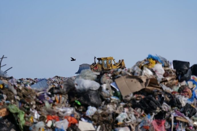 В Нюрбинском районе планируют построить мусорный полигон