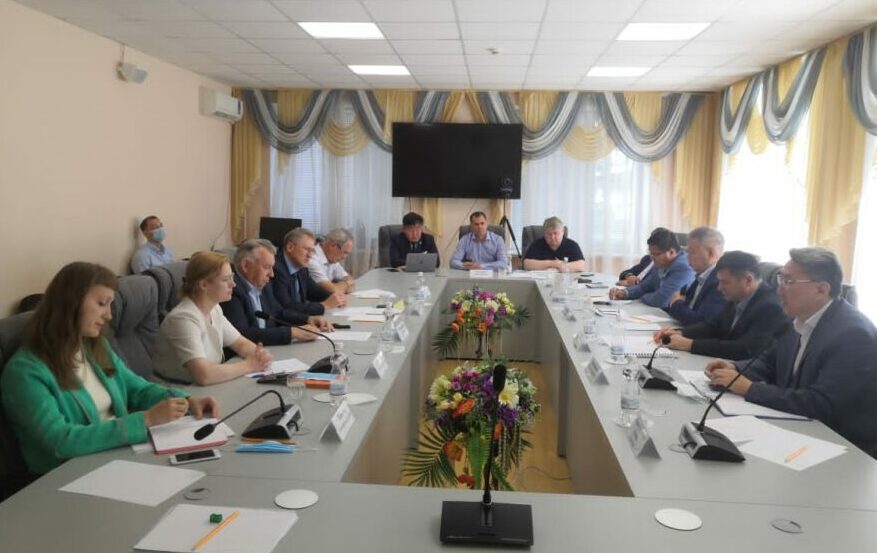 Власти Якутии договорились о заготовке кормов в Амурской области и их поставке в республику
