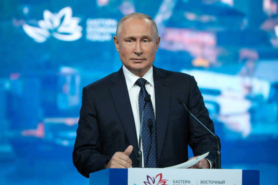 Владимир Путин направил приветствие участникам и гостям Восточного экономического форума-2021