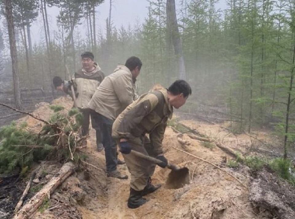 Ситуация с выплатами добровольцам-огнеборцам находится под контролем главы Якутии