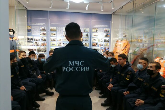 Инспекторы ГИМС провели уроки безопасности в Якутске