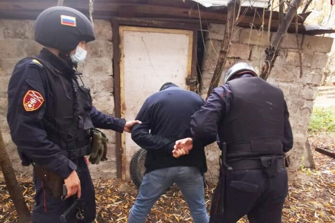 Росгвардия задержала жителя Якутска по подозрению в употреблении и хранении наркотиков