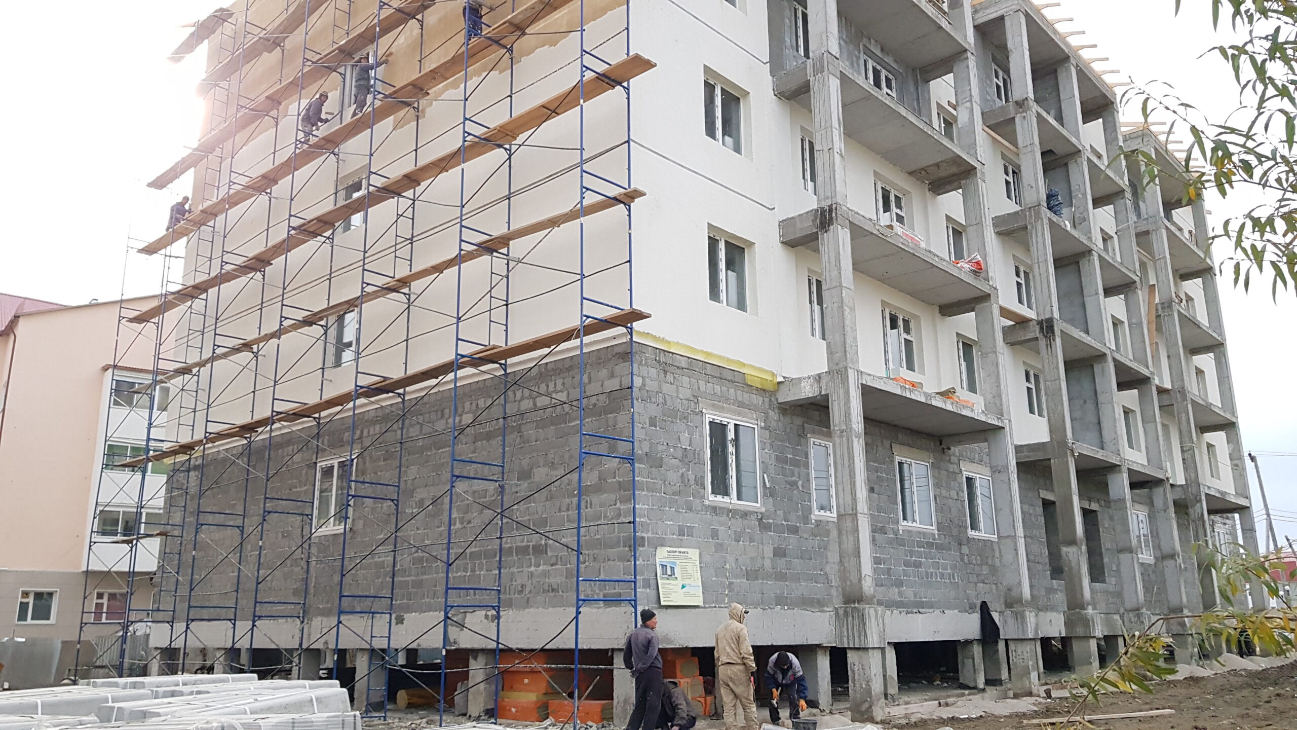 80 семей получат ключи от новых квартир в этом году в Покровске
