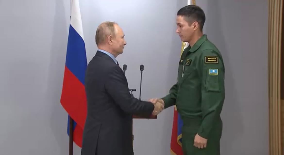 Владимир Путин вручил награды якутским огнеборцам