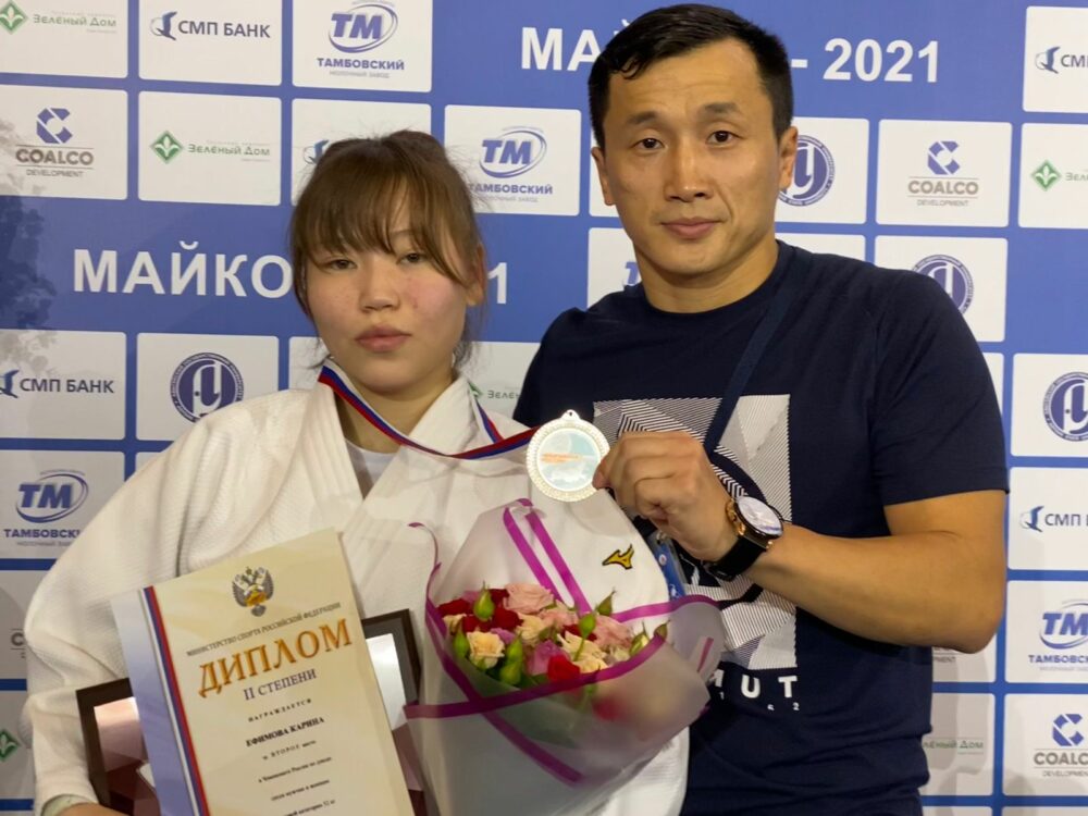 Якутская дзюдоистка Карина Ефимова впервые завоевала серебряную медаль чемпионата России