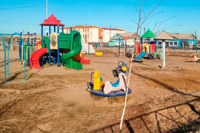 Сотрудники УФСИН провели субботники на детских площадках