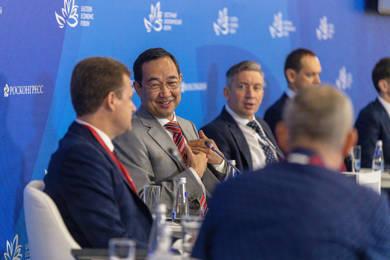 Айсен Николаев возглавил рейтинг по работе в соцсетях среди губернаторов Дальнего Востока