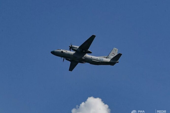 В Хабаровском крае по факту утраты связи с самолетом АН-26 возбуждено уголовное дело
