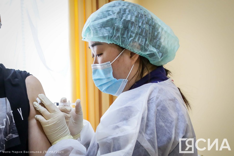 В Якутии первый компонент вакцины от коронавируса получили 66,95 % взрослых жителей