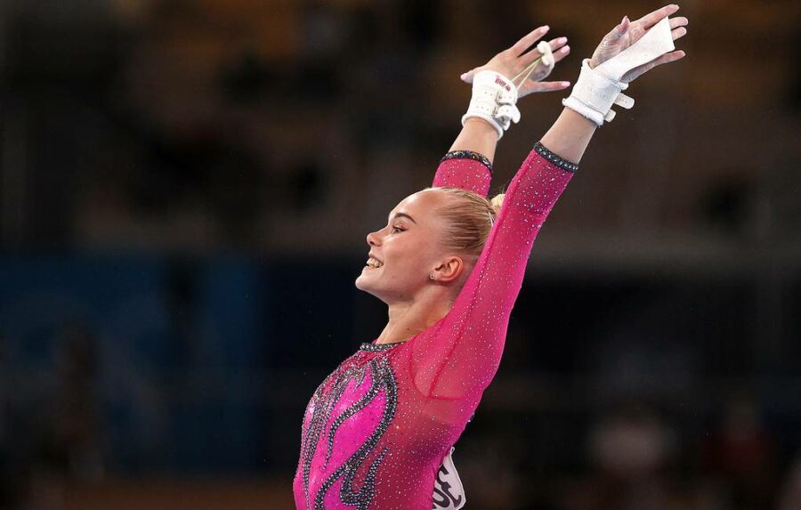Гимнастка Ангелина Мельникова стала абсолютной чемпионкой мира
