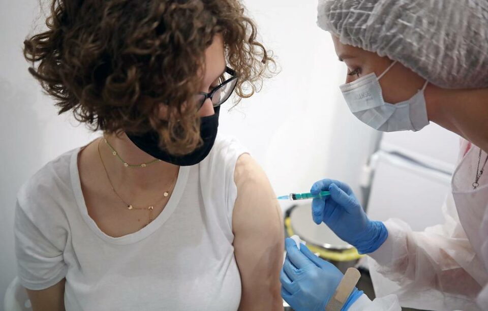 В Якутии первую вакцинацию получили 474 160 человек