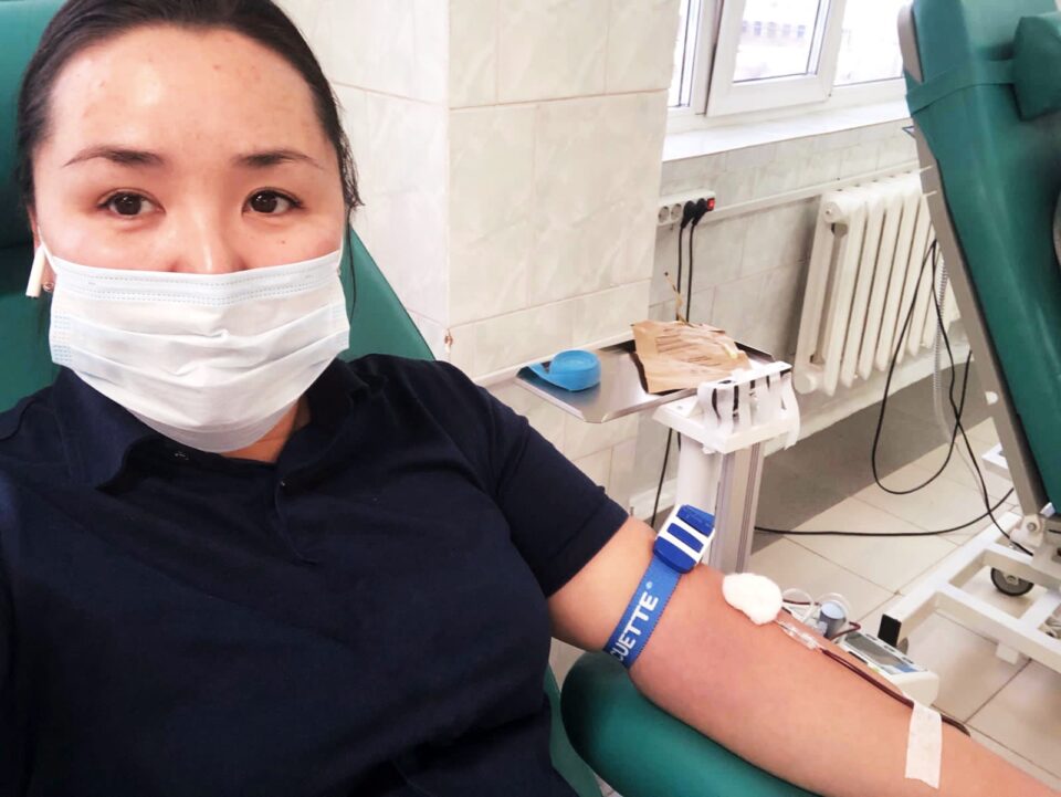 Члены Молодежного правительства Якутии стали донорами крови