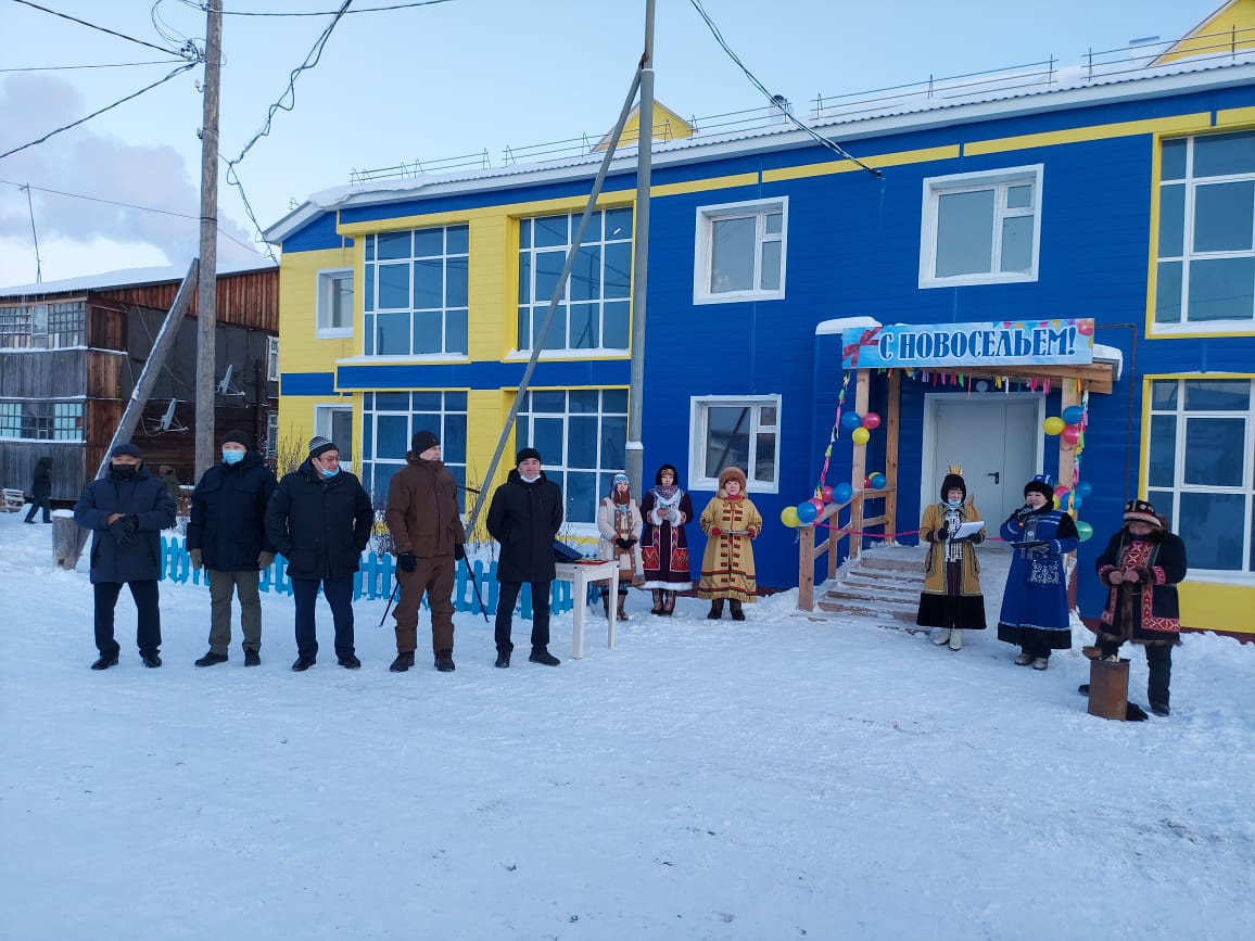 В селе Саскылах Анабарского района Якутии 20 семей получили ключи от новых квартир
