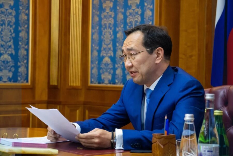 Глава Якутии призвал кабмин ускорить реализацию госпрограмм республики и стратегических инициатив
