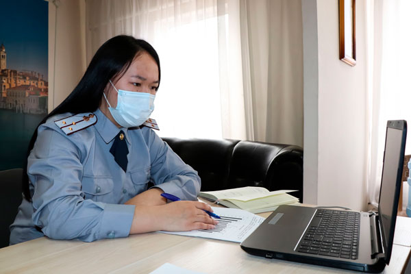 Метод песочной терапии в работе с осужденными женщинами применяют в Якутии